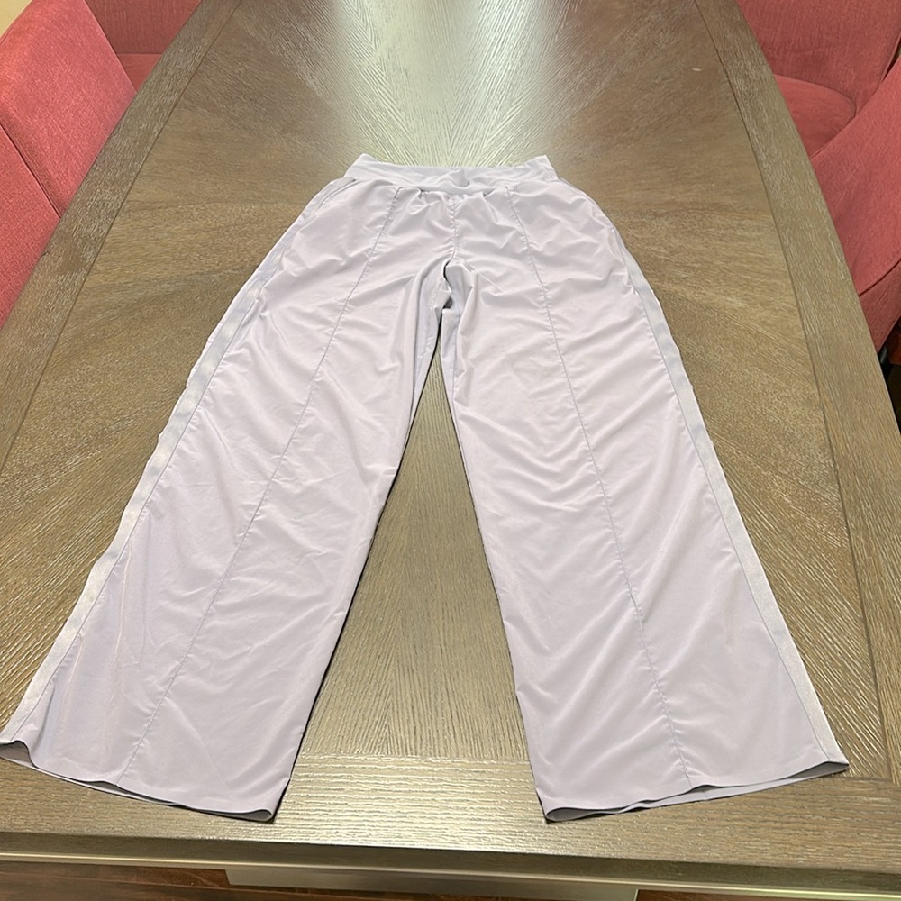 Athleta Women's Wide Leg Pants in Light Gray - Picture 7 of 13